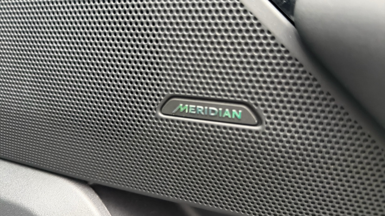 Land Rover Range Rover Velar 3.0 D300 MHEV Dynamic SE 5dr Auto Diesel Estate